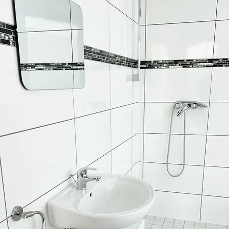 Deluxe Penthouse Zentral Mit Goldstadtblick Apartmán